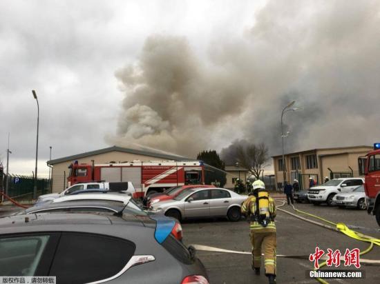  當(dāng)?shù)貢r間12月12日，奧地利鮑姆加騰一座大型天然氣站發(fā)生爆炸，數(shù)人受傷。