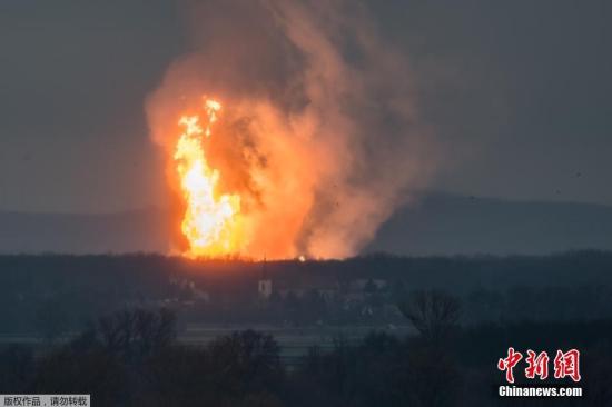  當(dāng)?shù)貢r間12月12日，奧地利鮑姆加騰一座大型天然氣站發(fā)生爆炸，數(shù)人受傷。